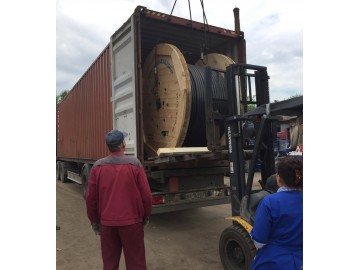 Погрузка морского контенера для дальнейшей отправки в г. Владивосток