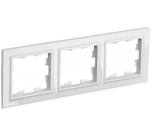 BRITE Рамка 3-ая РУ-3-БрБ белый  BR-M32-K01  IEK