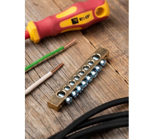 Шина PEN "ноль-земля" (6х9мм) 8 отверстий латунь крепеж по краям EKF PROxima  sn0-63-08-k  EKF