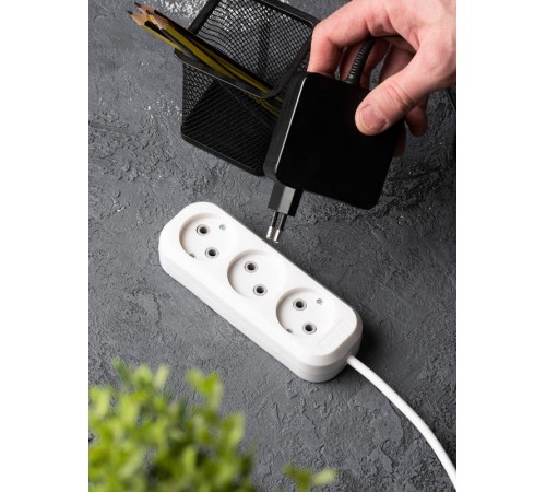 Удлинитель "Эксперт" 3 гнезда  2 метра 10А/2,2кВт без заземления ПВС 2х0,75 EKF PROximaUBA10-275-3-02EKF