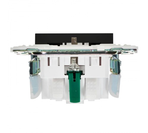 SKANDY Розетка с заземлением с защитными шторками 16А б/к SK-R06Bl черный  SK-R14-16-1-K02  IEK