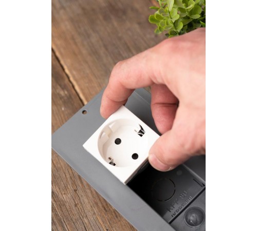 Розетка 45х45 (2 модуля), с заземлением, белая, прямая  E2MR16-028-10  EKF