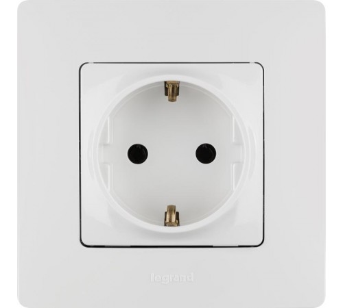Etika Белый Розетка с заземлением, винтовые клеммы  672221  Legrand