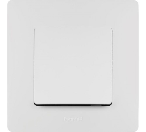 Etika Белый Рамка 1-ая  672501  Legrand