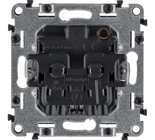 Valena ALLURE DIY Белый Розетка 1-ая с/з, безвинт.зажим  753721  Legrand