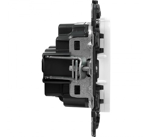 Valena ALLURE DIY Белый Розетка 1-ая с/з, безвинт.зажим  753721  Legrand