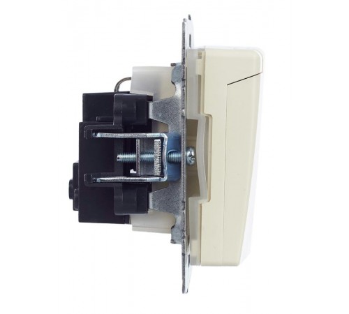 BRITE Розетка с заземлением со шторками с кр. 16А IP44 РСбш10-3-44-БрКр бежевый  BR-R16-16-44-K10  IEK