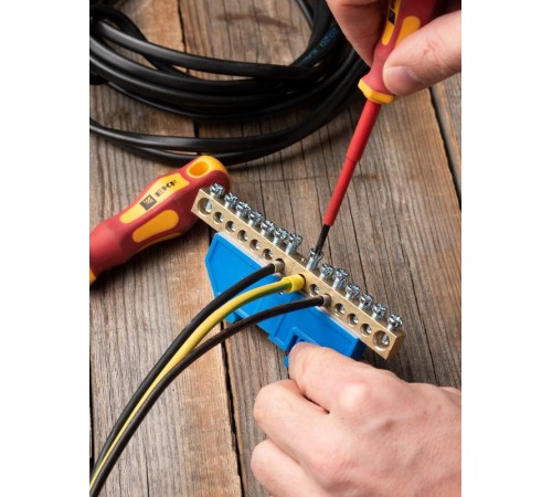 Шина "0" (8х12мм.) 125А 14 отверстий изолятор на DIN-рейку латунь EKF PROxima  sn0-125-14-d  EKF