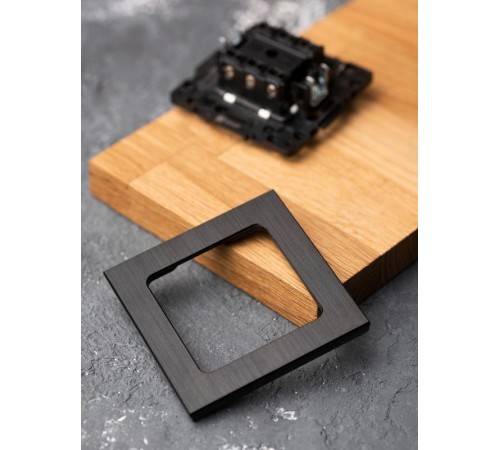 Стокгольм Рамка 1-местная металлическая черная PROxima  EZM-G-302-10  EKF