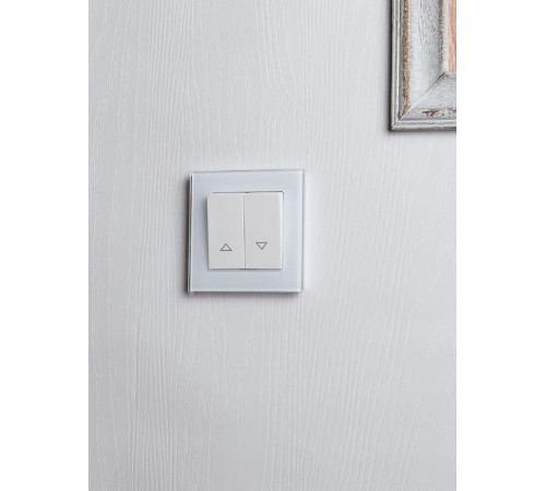 BRITE Выключатель жалюзи 10А ВС10-1-5-БрБ белый   BR-V15-0-10-K01  IEK