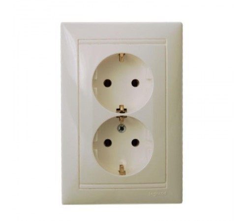 Valena DIY Розетка двойная с заземлением слоновая кость   695616  Legrand