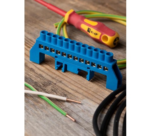 Шина "0" N 63.12 нейлоновый корпус на DIN-рейку (латунь) синий EKF PROxima  sn0-63-12-dn  EKF