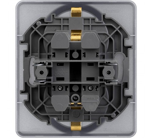 Inspiria Алюминий Розетка 2-ая с заземлением С/У 16А с рамкой  673752  Legrand