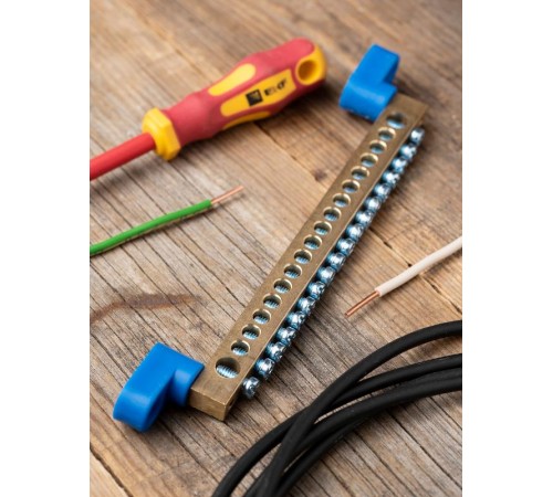 Шина "0" N (8х12мм) 18 отверстий латунь 2 синих угловых изолятора EKF PROxima  sn0-125-18-2  EKF