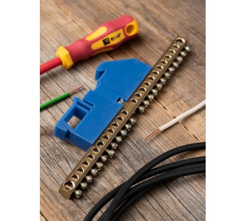 Шина "0" N (6х9мм) 24 отверстия латунь синий изолятор на DIN-рейку EKF PROxima  sn0-63-24-d  EKF