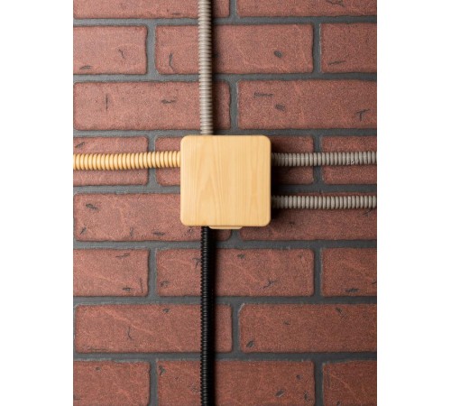 Коробка распределительная КМР-030-034 пылевлагозащищенная без мембранных вводов (105х105х50) светлое дерево EKF PROxima  plc-kmr-030-034-s  EKF