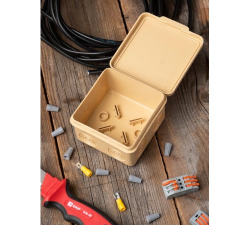 Коробка распределительная КМР-030-034 пылевлагозащищенная без мембранных вводов (105х105х50) светлое дерево EKF PROxima  plc-kmr-030-034-s  EKF