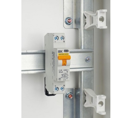 Выключатель автоматический дифференциального тока АВДТ32МL С20 30мА KARAT  MVD12-1-020-C-030  IEK