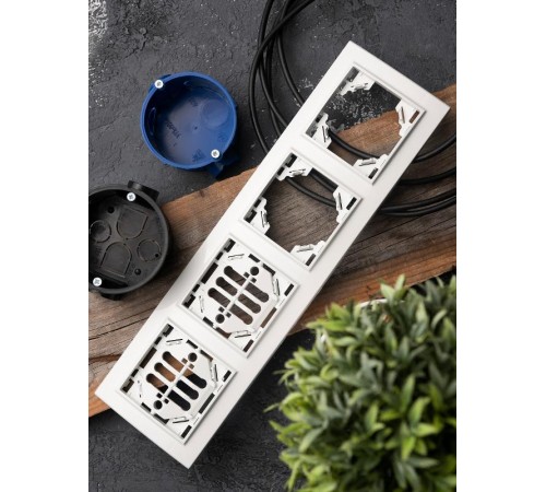 Минск Рамка 4-местная горизонтальная белая EKF  Basic  ERM-G-304-10  EKF