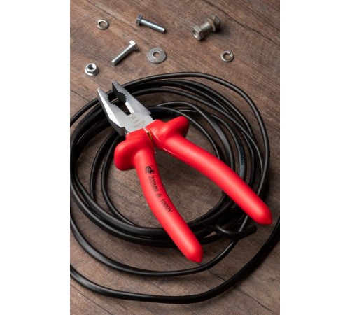 Пассатижи Master 200 мм 1000В EKF Basic    pas-200-mas-in   EKF 