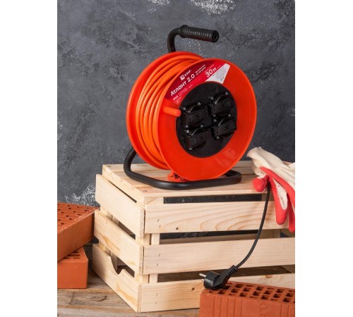 Удлинитель на катушке "Атлант 2.0" 4 гнезда 30м с заземлением КГ 3*1,5 16А/3,5кВт IP44 PROxima  UKA02-16-315R-4-30-IP44  EKF