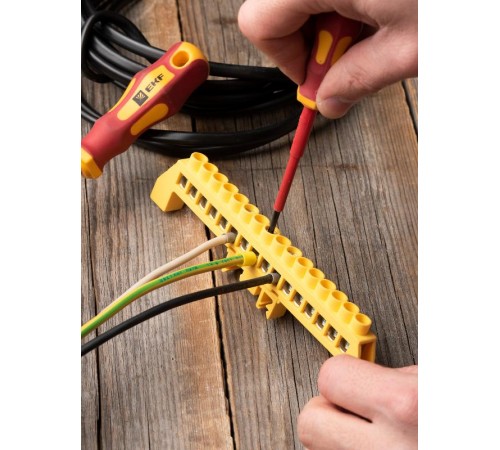 Шина "0" РЕ (8х12мм) 16 отверстий латунь желтый нейлоновый корпус комбинированный EKF PROximasn0-125-16-dpeEKF