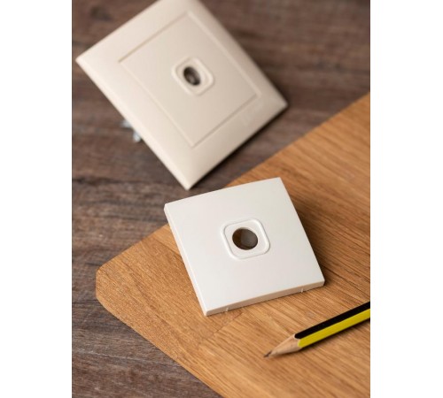 Валенсия лицевая панель розетки TV 1-местная 75Ом 5-862МГц жемчуг EKF PROxima   ESA00-L-027-50   EKF