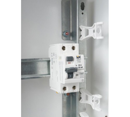 Выключатель дифференциальный (УЗО) R10N 2P 25А 30мА тип AC ARMAT  AR-R10N-2-025C030  IEK