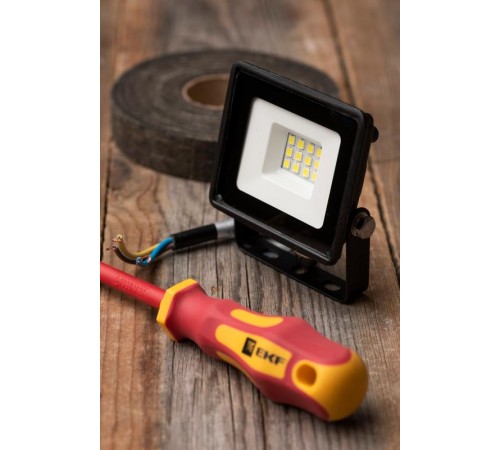 Прожектор светодиодный СДО-3001 10Вт 6500К IP65 EKF Basic  FLL-3001-10-6500  EKF