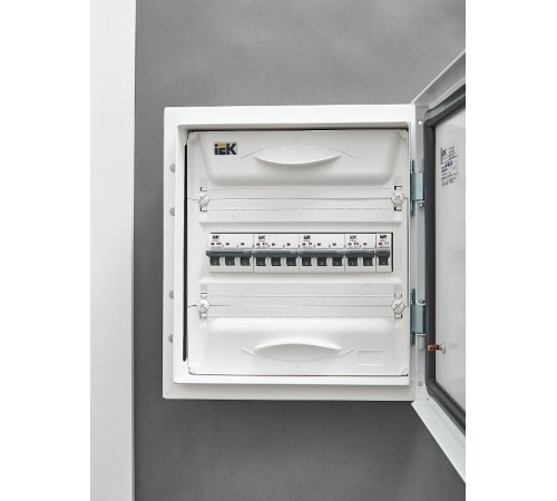 Выключатель автоматический трехполюсный M10N 3P D 6А 10кА ARMAT  AR-M10N-3-D006  IEK