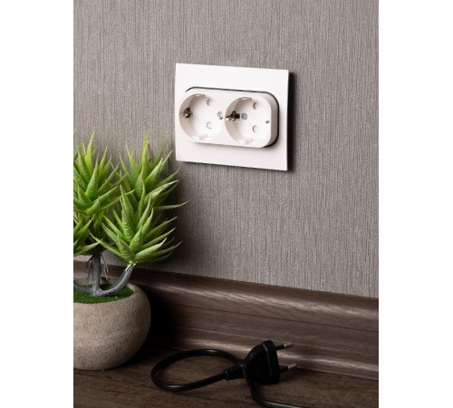 Стокгольм Механизм Розетки 2-местной с/з 16А белый с защ. штор. PROxima  EYR16-128-10  EKF