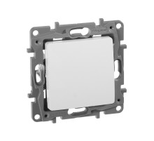 Etika Белый Переключатель 10А, винтовые клеммы  672205  Legrand