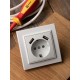 Минск Розетка 1-местная СП с/з 16А белая с защ. штор. с 2 USB 2,1А   ERR16-028-100-2USB  EKF