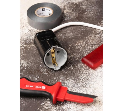 Штепсельное гнездо с/з черное 16А 250 В EKF Proxima EKF  ASG16-30-r  EKF