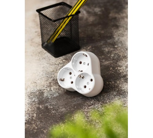 Тройник 3 гн. с/з круглый бел. 16А 250В EKF PROxima  ATK16-3  EKF