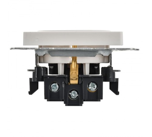 BRITE Розетка с заземлением со шторками 16А РС14-1-0-БрБ белый  BR-R14-16-K01-PRO  IEK