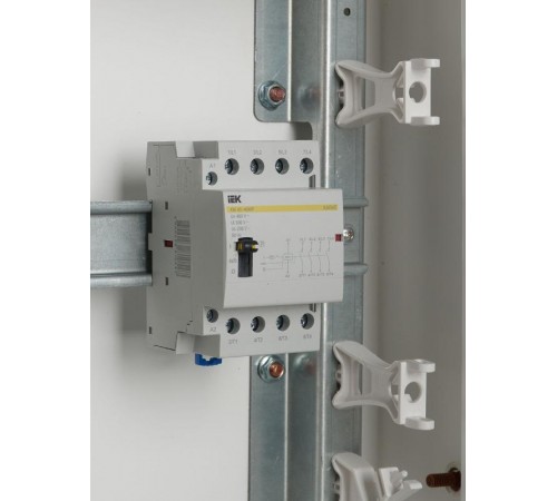 Контактор модульный с ручным управлением КМ40-40МР AC KARAT IEK  MKK22-40-40  IEK
