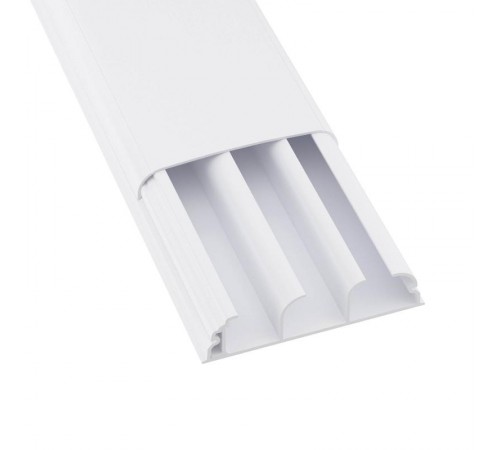 Кабель-канал плинтусного типа 90х25 мм. 3-секционный. с крышкой  09200  DKC