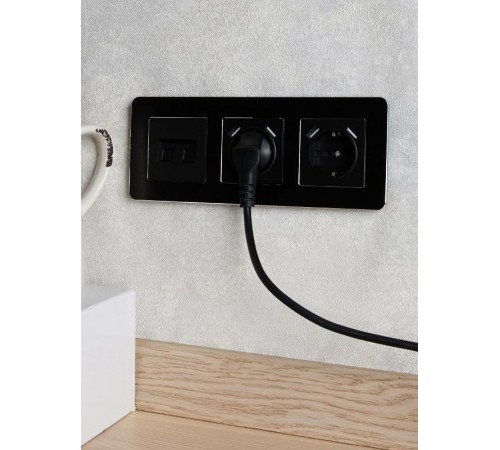 BRITE Рамка 3-ая РУ-3-1-Бр металл черный RE AL  BR-M32-M-21-K02  IEK