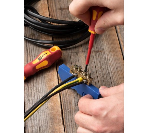 Шина "0" N (8х12мм) 4 отверстия латунь синий изолятор на DIN-рейку EKF  PROxima  sn0-125-4-d  EKF