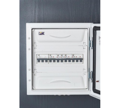 Выключатель автоматический однополюсный M10N 1P C 32А 10кА ARMAT  AR-M10N-1-C032  IEK