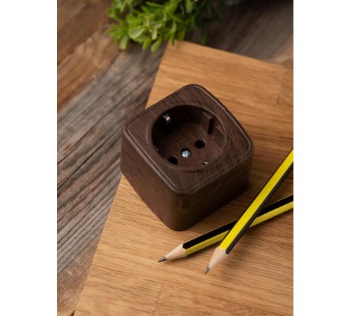 Розетка 1-местная ОП Минск 16А с заземлением тёмное дерево EKF  EGR16-028-40  EKF