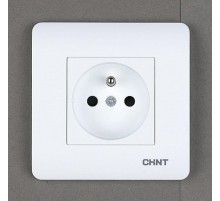 Французская розетка 16А 250В  715390  CHINT