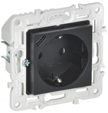 SKANDY Розетка с заземлением с защитными шторками 16А с USB C 18Вт SK-R17Bl черный   SK-R14-16-U14-018-K02  IEK