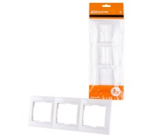 Рамка 3-х постовая горизонтальная белая "Таймыр"   SQ1814-0028  TDM