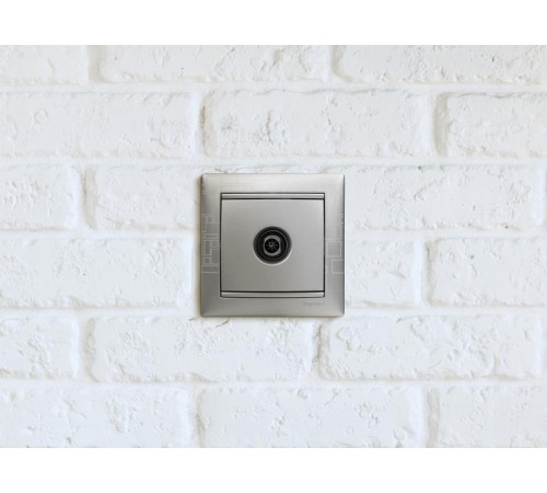 Valena Алюминий Розетка TV единственная 1,5 дБ  770129  Legrand