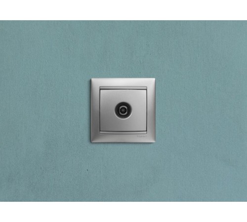 Valena Алюминий Розетка TV единственная 1,5 дБ  770129  Legrand
