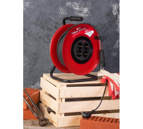 Удлинитель на катушке "Гефест 2.0" 4 гнезда 30м с заземлением и предохранителем КГ 3*1,5 16А/3,5кВт PROxima  UKG02-16-R315-4-30  EKF