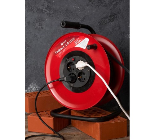 Удлинитель на катушке "Гефест 2.0" 4 гнезда 30м с заземлением и предохранителем КГ 3*1,5 16А/3,5кВт PROxima  UKG02-16-R315-4-30  EKF