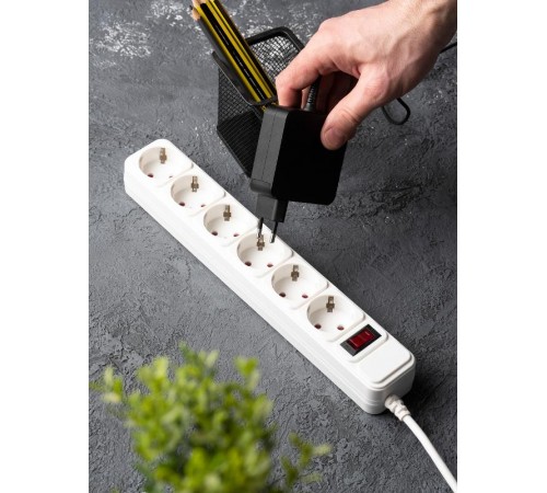 Сетевой фильтр 6*1,8м 16А/3,2кВт с выкл. c/з ПВС 3х1,0 Блокбастер XL EKF PROxima  UFA16-310-6-018  EKF